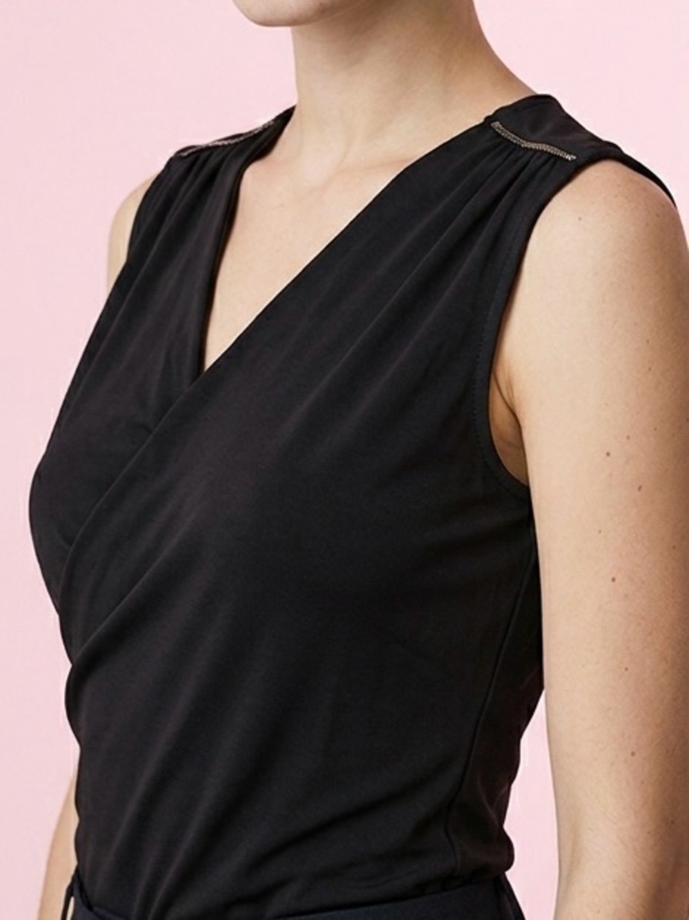 Badgley Mischka Black Draped Chain Detail Quiet Luxury Classic Elegant Top-L